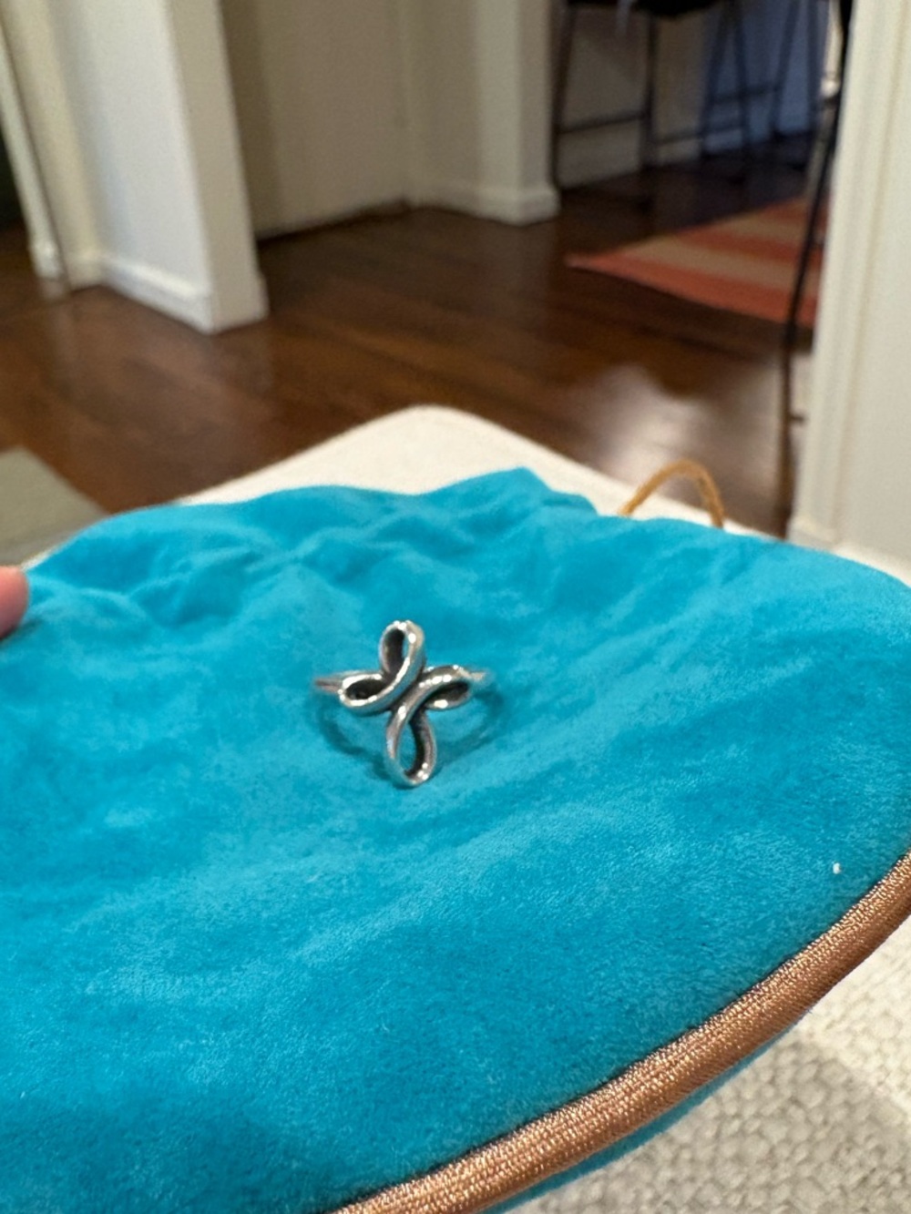 RETIRED - Size 7 James Avery Cross Ring - Picture 3 of 3